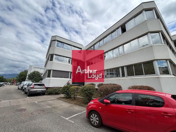 Bureaux à louer 117 m² Saint-Martin d'Hères proche campus universitaire