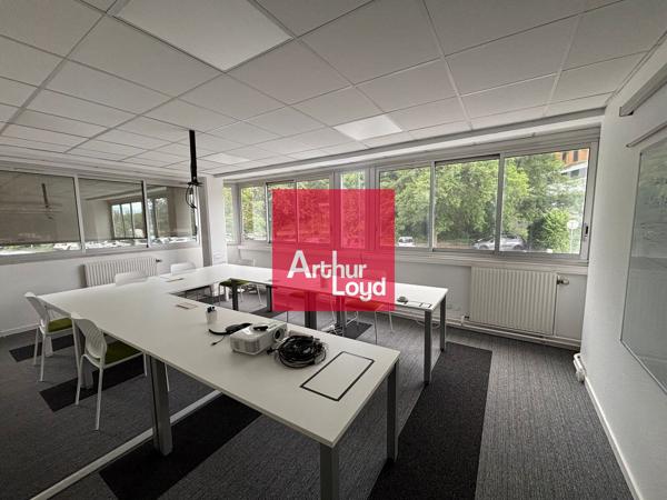 Bureaux à louer 117 m² Saint-Martin d'Hères proche campus universitaire