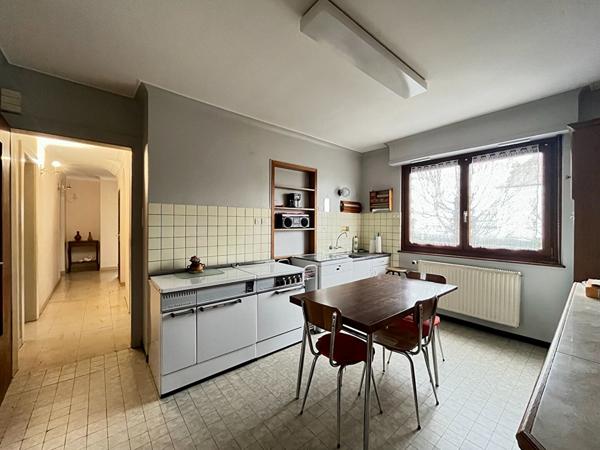 Maison - 8 pièces - 200 m²