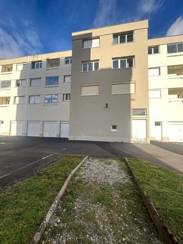 Appartement Arpajon Sur Cere 2 pièce(s) 37.56 m2 , Arpajon sur cere