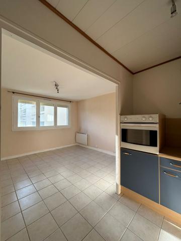 Appartement Arpajon Sur Cere 2 pièce(s) 37.56 m2 , Arpajon sur cere