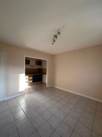 Appartement Arpajon Sur Cere 2 pièce(s) 37.56 m2 , Arpajon sur cere