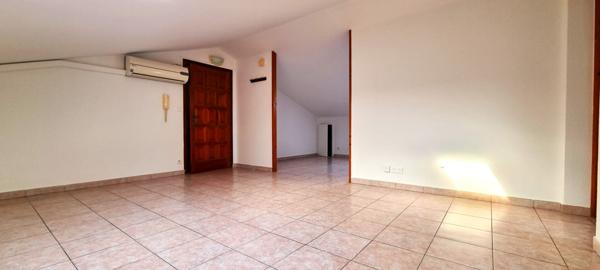 LUCCIANA : appartement F2 (28 m²) à louer