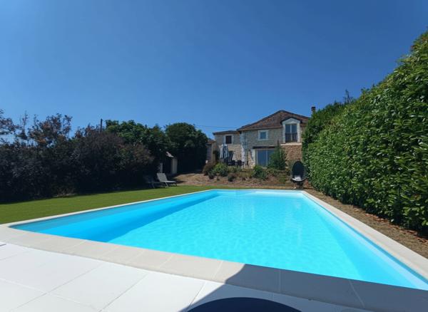 Ancienne grange en pierre d'exception avec vue panoramique, piscine et prestations haut de gamme Neuvic