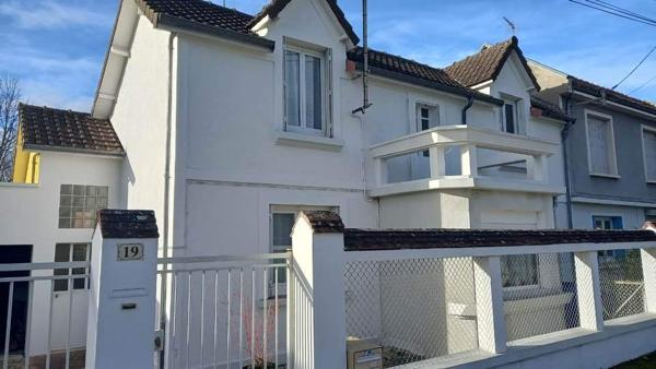 Maison ancienne T4bis avec beau terrain à LA RIVIERE DE CORPS