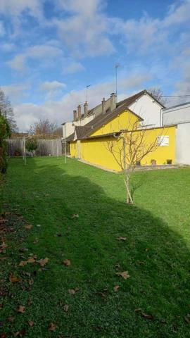 Maison ancienne T4bis avec beau terrain à LA RIVIERE DE CORPS