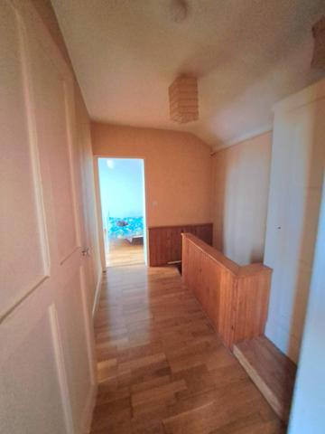 Maison ancienne T4bis avec beau terrain à LA RIVIERE DE CORPS