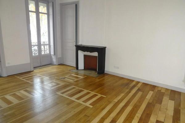 Appartement à louer à Tournon-sur-Rhône (07300)