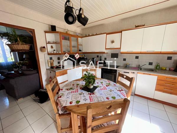 Maison à Labrespy 2 chambres, garage 30m2, Jardin non attenant, deux dépendances.