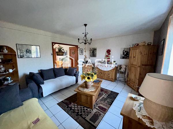 Maison à Labrespy 2 chambres, garage 30m2, Jardin non attenant, deux dépendances.