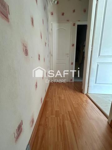 Maison à Labrespy 2 chambres, garage 30m2, Jardin non attenant, deux dépendances.