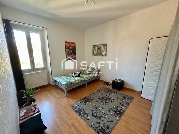 Maison à Labrespy 2 chambres, garage 30m2, Jardin non attenant, deux dépendances.