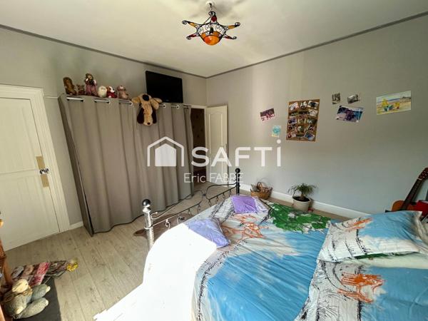 Maison à Labrespy 2 chambres, garage 30m2, Jardin non attenant, deux dépendances.