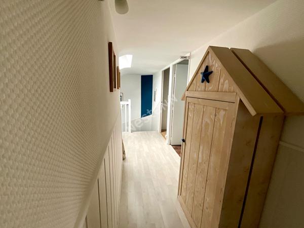 Orvault Grand Val : En vente, maison de 139 m², 4 chambres, baignée de lumière, cuisine A/E, jardin intime, proche tramway.