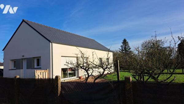 A MAURON, maison récente de plain-pied située proche du centre-ville . 