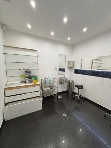 Local commercial 49.1 m2