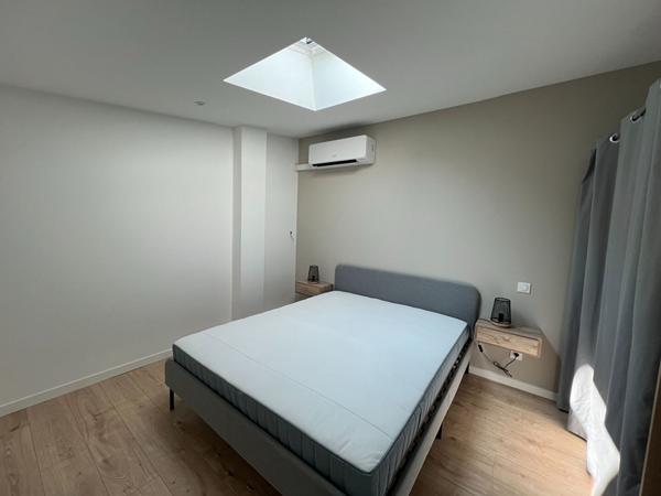 APPARTEMENT AVEC UNE CHAMBRE CLIMATISE ET MEUBLE