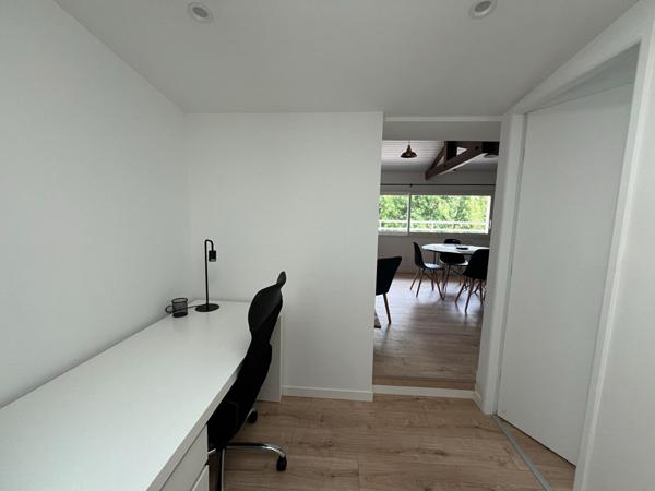 APPARTEMENT AVEC UNE CHAMBRE CLIMATISE ET MEUBLE