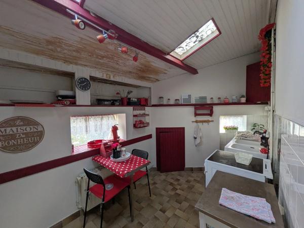 PLOURAY ENSEMBLE DE 2 MAISONS DE PLAIN PIED 110 M² GARAGE ATTENANT ET DEPENDANCE PARCELLE CLOTUREE AVEC PUITS DE 697M²