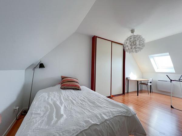 A vendre - ANGERS : Duplex au dernier étage de 3 chambres à Angers, avec garage fermé, balcon, cave secteur Lafayette/gare.