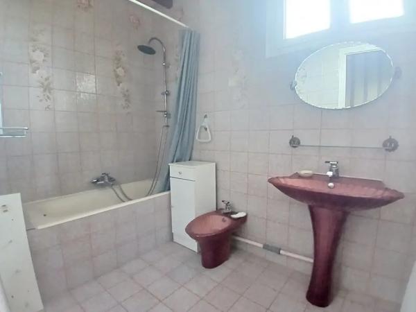 Maison familiale avec piscine Gare TGV d'Angoulême à proxi