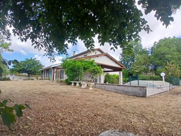 Maison familiale avec piscine Gare TGV d'Angoulême à proxi