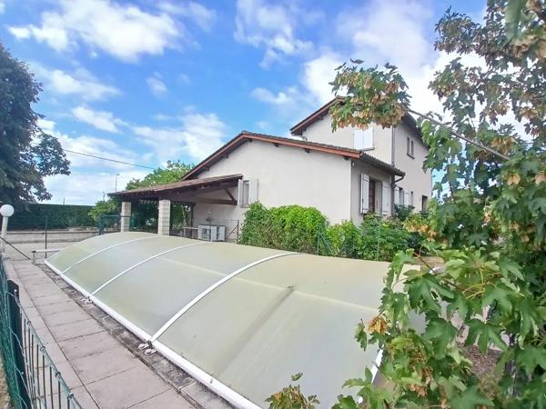 Maison familiale avec piscine Gare TGV d'Angoulême à proxi
