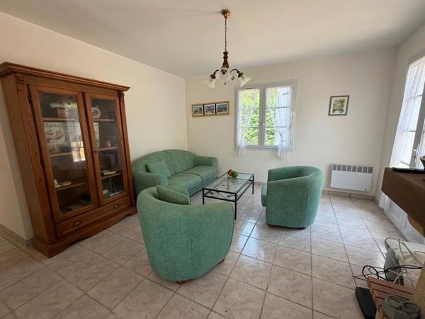 BREM SUR MER 85 A 2 PAS DES PLAGES DANS QUARTIER RESIDENTIEL VILLA PLAIN PIED AVEC GARAGE ET JARDIN CLOS