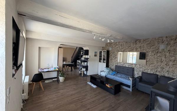 Maison à vendre    5 pièces •  Lesquielles-Saint-Germain