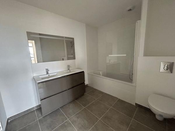 Appartement 4 pièces T4 F4 143.7 m² à Poitiers 34 BOULEVARD CHASSEIGNE 86000 à louer