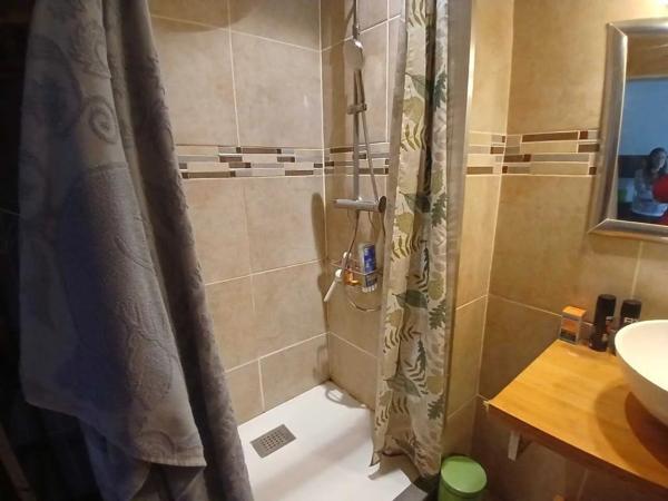 Vente                                                      Appartement
                        
                     2 pièces                      48 m2                     à Saint-Sébastien-sur-Loire