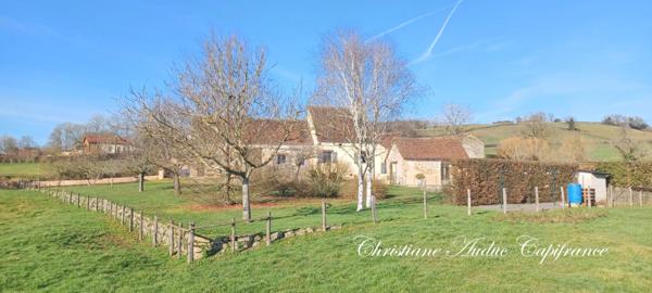 LE ROUSSET-MARIZY Ancien corps de ferme en pierre, avec piscine, sur terrain de 2 000 m² environ