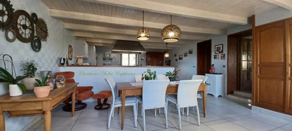 LE ROUSSET-MARIZY Ancien corps de ferme en pierre, avec piscine, sur terrain de 2 000 m² environ