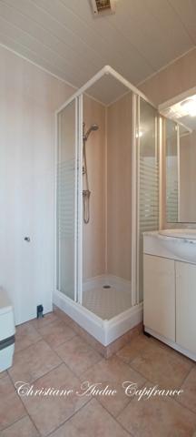 LE ROUSSET-MARIZY Ancien corps de ferme en pierre, avec piscine, sur terrain de 2 000 m² environ