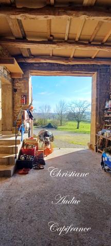 LE ROUSSET-MARIZY Ancien corps de ferme en pierre, avec piscine, sur terrain de 2 000 m² environ