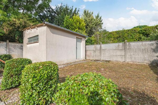 Maison familiale avec terrasse et jardin