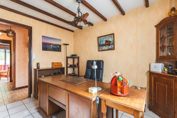 Maison familiale avec terrasse et jardin