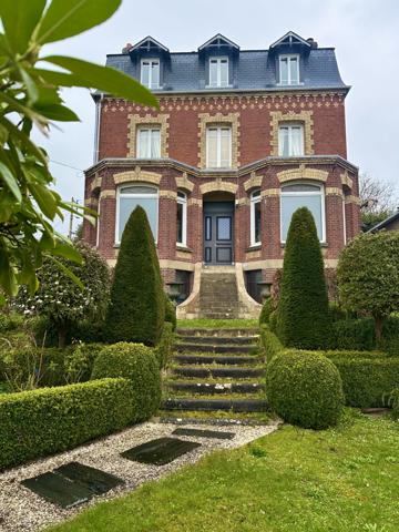 Maison 8 pièces - 210 m²