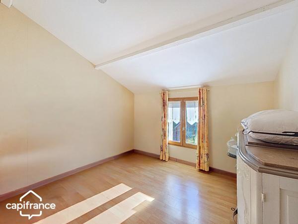 Maison familiale 131 m² – 4 chambres + bureau – vie de plain-pied – jardin 620 m² – La Chapelle-Gaudin (Argentonnay 79150)