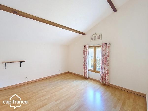Maison familiale 131 m² – 4 chambres + bureau – vie de plain-pied – jardin 620 m² – La Chapelle-Gaudin (Argentonnay 79150)