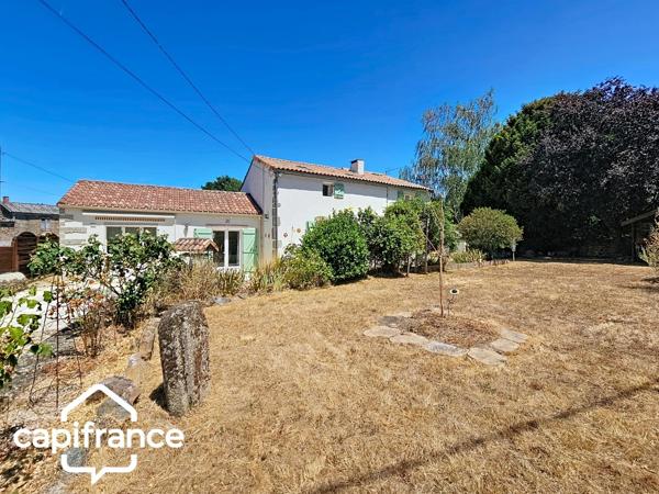 Maison familiale 131 m² – 4 chambres + bureau – vie de plain-pied – jardin 620 m² – La Chapelle-Gaudin (Argentonnay 79150)
