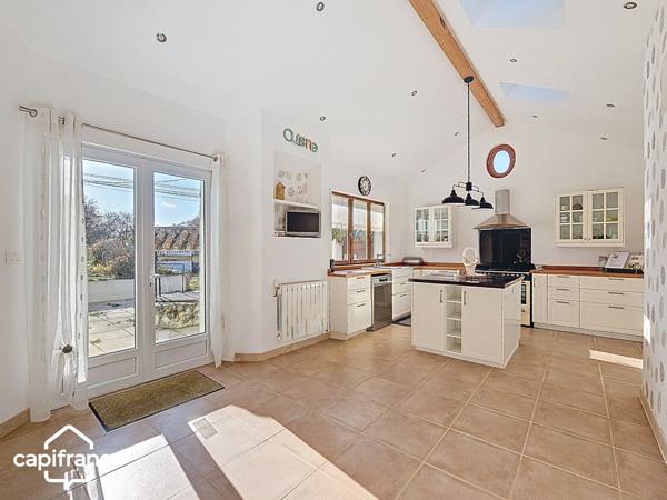 Maison familiale 131 m² – 4 chambres + bureau – vie de plain-pied – jardin 620 m² – La Chapelle-Gaudin (Argentonnay 79150)