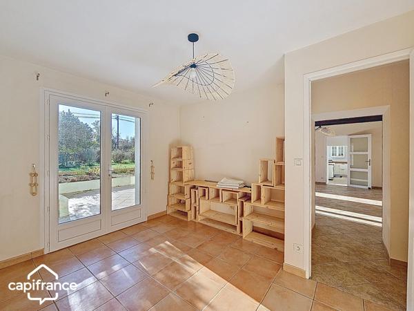 Maison familiale 131 m² – 4 chambres + bureau – vie de plain-pied – jardin 620 m² – La Chapelle-Gaudin (Argentonnay 79150)