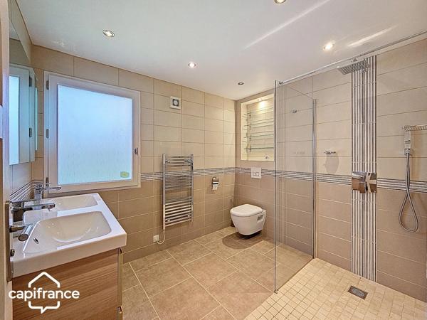 Maison familiale 131 m² – 4 chambres + bureau – vie de plain-pied – jardin 620 m² – La Chapelle-Gaudin (Argentonnay 79150)