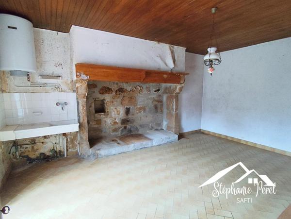 Charme de la pierre et douceur de vivre à Clairavaux – une maison authentique au cœur de la nature !