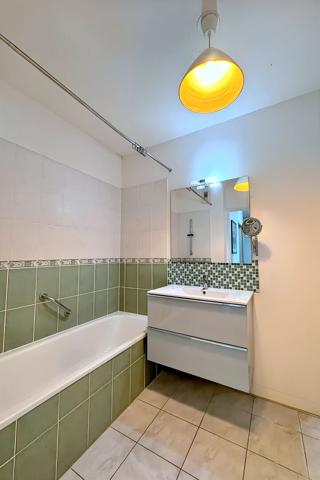PERPIGNAN SUD À VENDRE APPARTEMENT T3 AVEC GRANDE TERRASSE ET 2 PLACES DE PARKING EN S/SOL