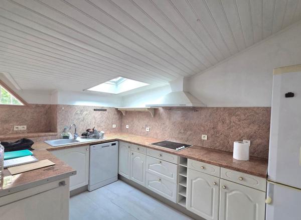 maison,blanquefort, 2 chambre proche gare et bus