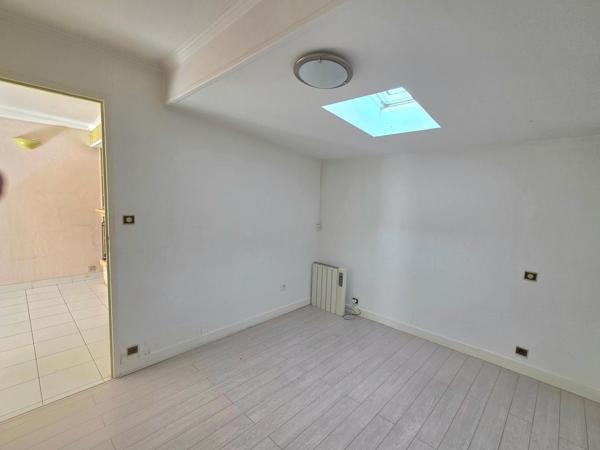 maison,blanquefort, 2 chambre proche gare et bus