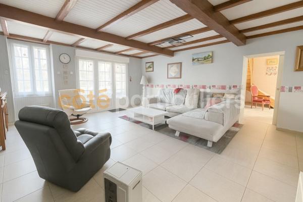 Vente Maison121 m² - 8 Pièces - SAINT MICHEL EN L HERM (85580)