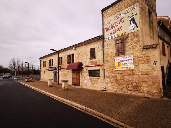 Location Local commercial326 m² - LUCON (85400)